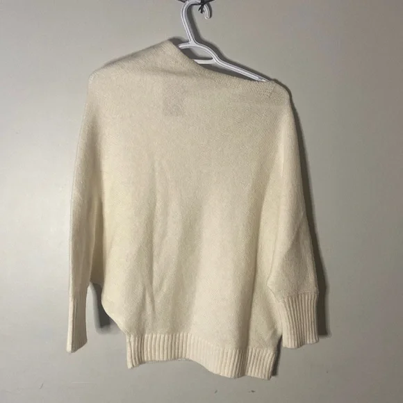 GUESS - Women’s Batwing Knit Sweater - Off White - Size US XS - Picture 1 of 5